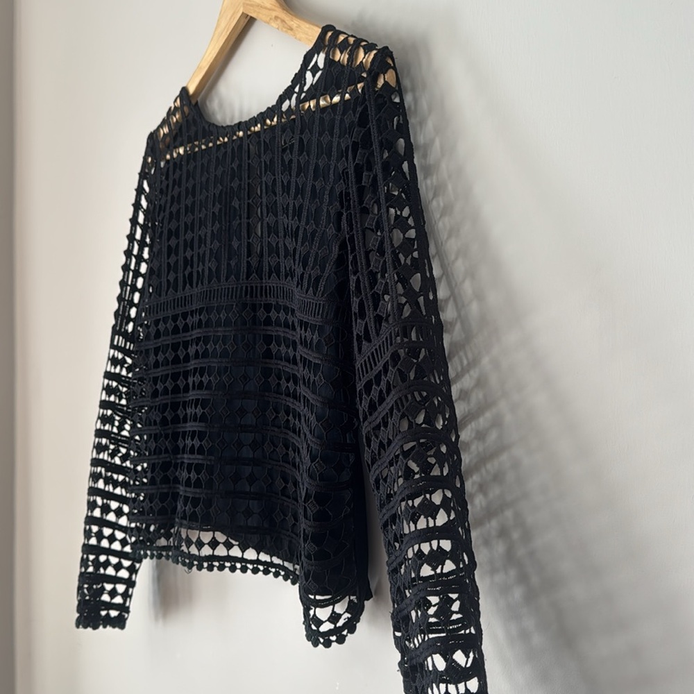 Lacework Top - Picture 7 of 8